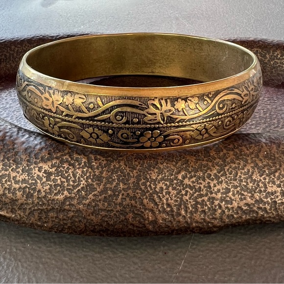 3/$15 Ornate Floral Design Brass Bangle Bracelet Smooth Interior wide gold - Picture 3 of 7
